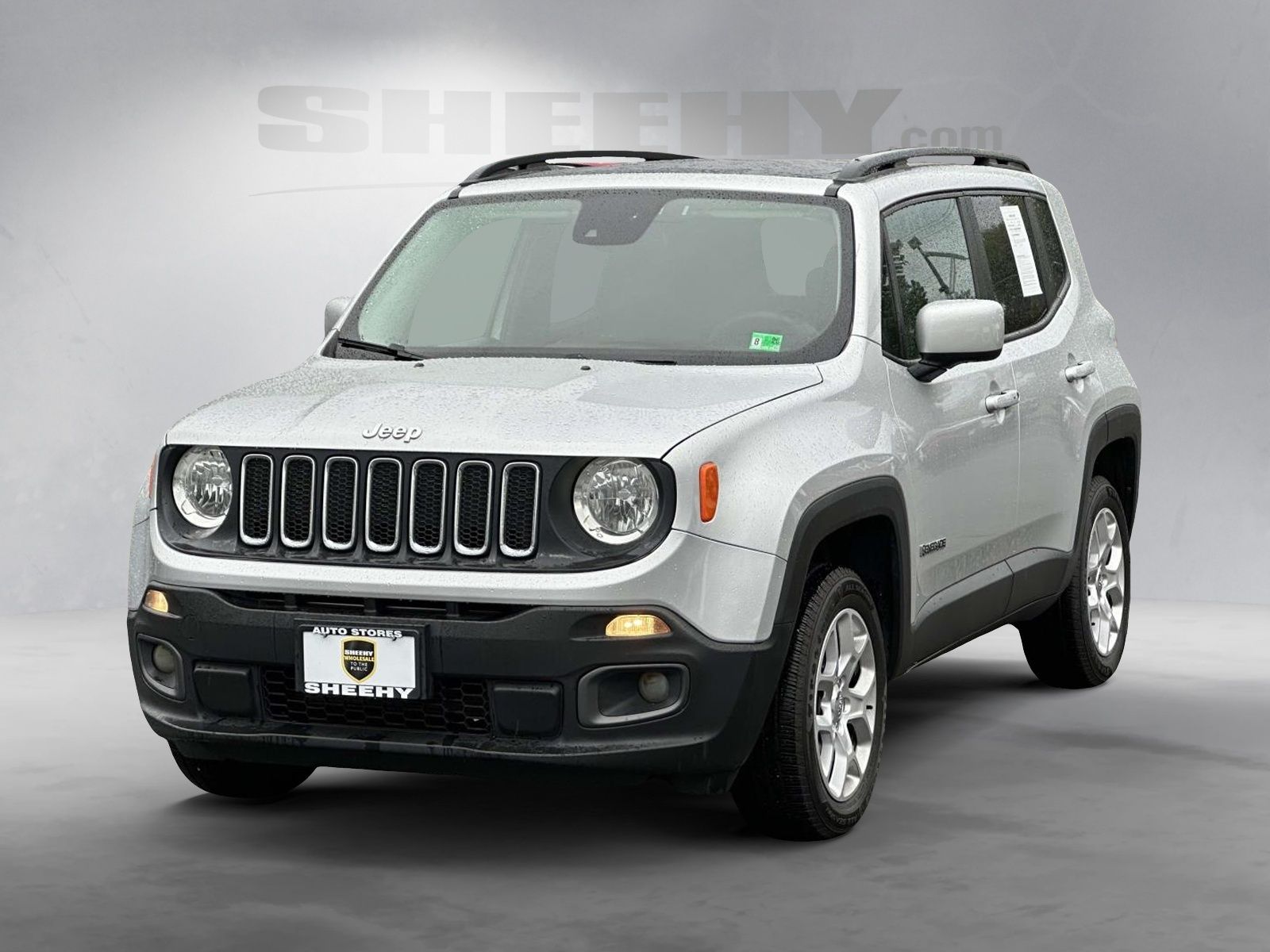 Used 2016 Silver Jeep Latitude image 14