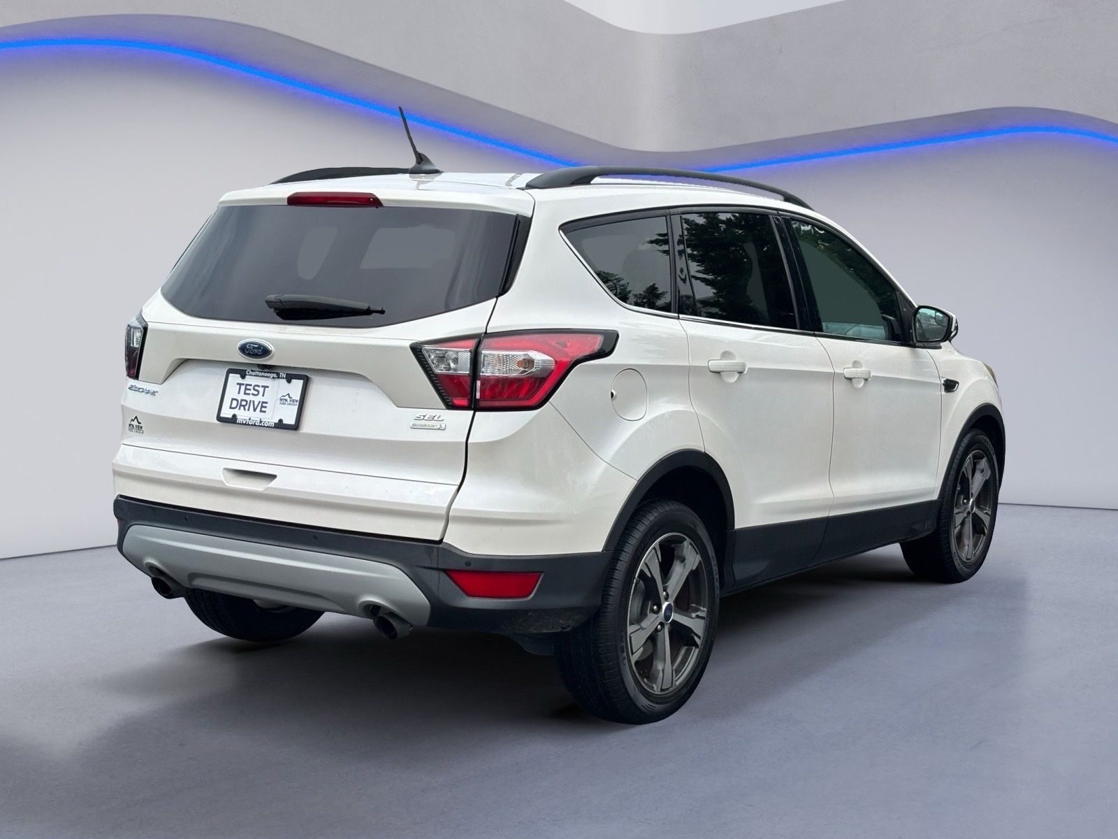View vehicle photo 6