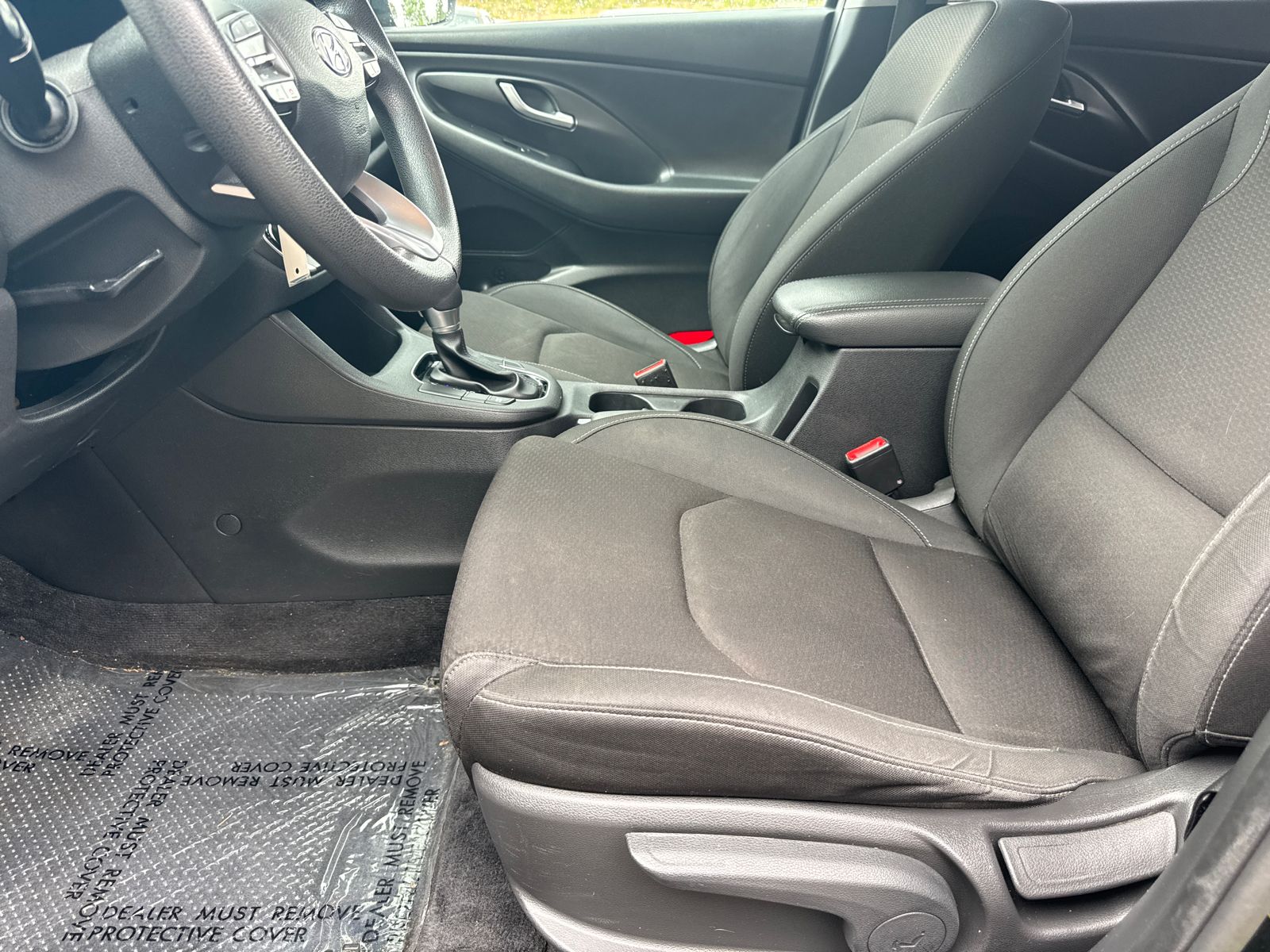 Used 2018 Black Hyundai Base image 9