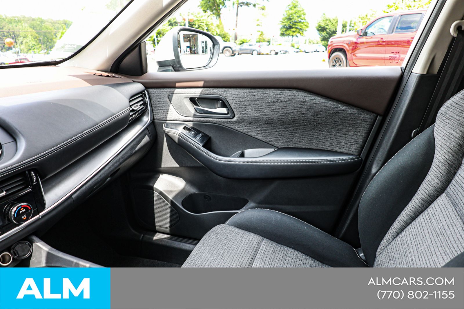 Used 2022 Silver Nissan SV image 38