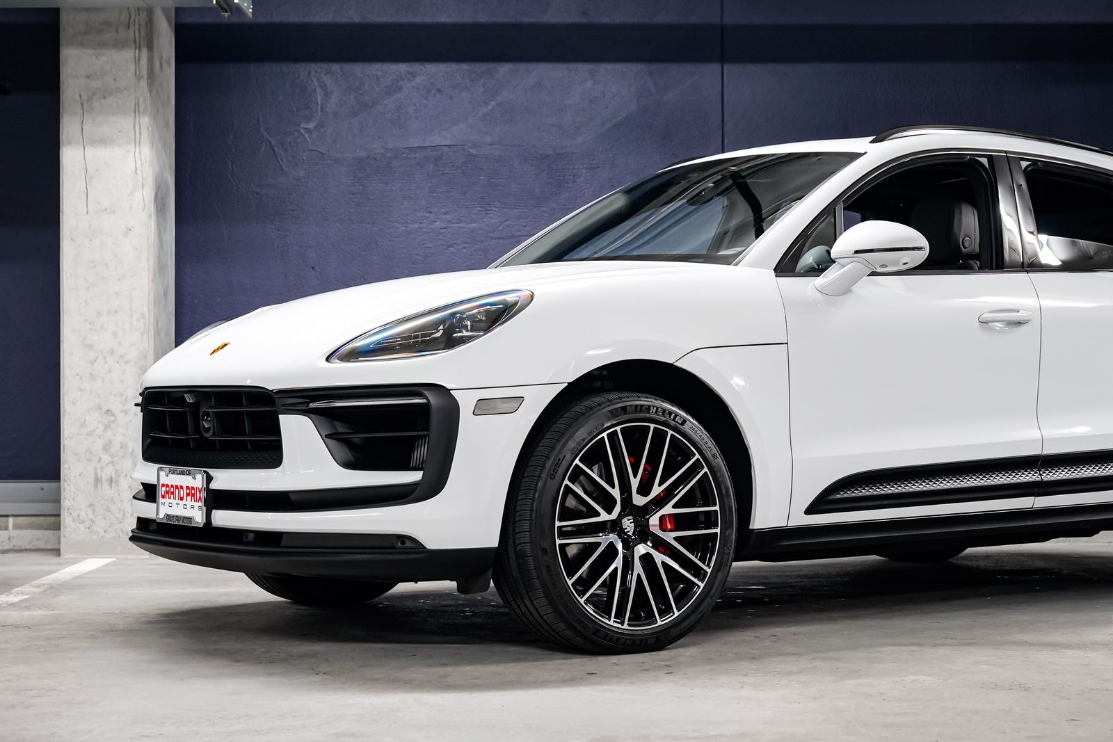 2024 Porsche Macan S — photo 40