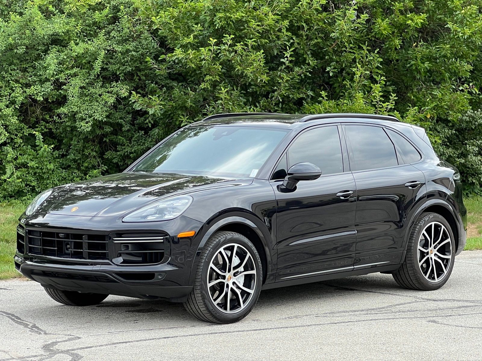 Jet Black Metallic 2021 Porsche Cayenne SUV / Crossover All-Wheel Drive 8-Speed Automatic