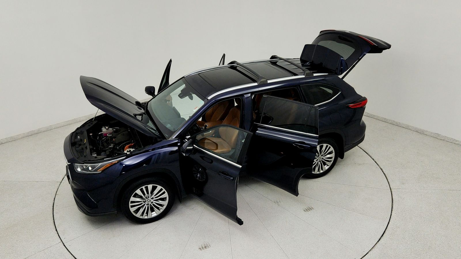 Used 2023  Toyota Platinum image 22