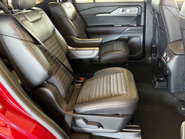 New 2026 Rapid Red Metallic Tinted Clearcoat Ford ST-Line image 12