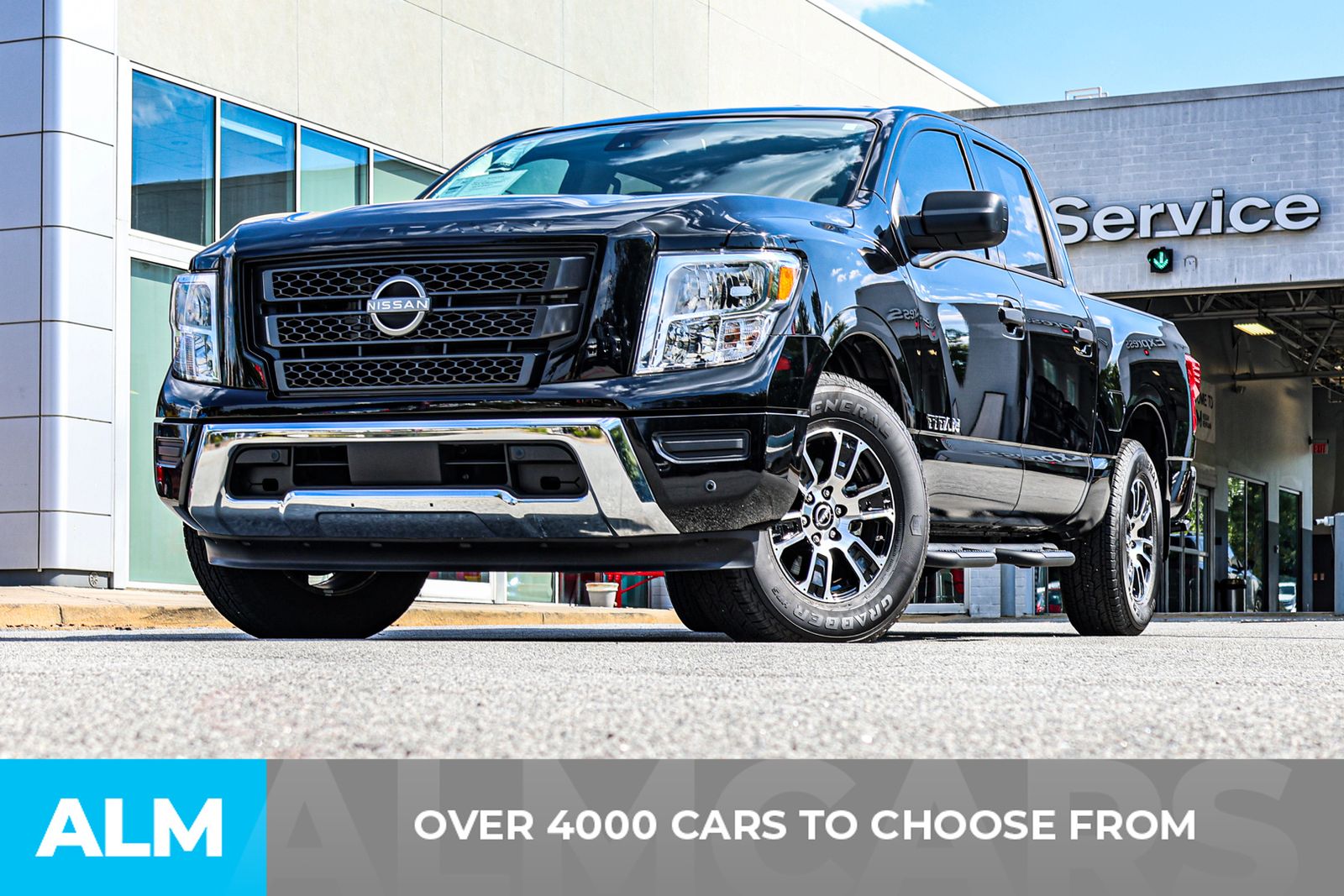 2024 Nissan Titan SV photo 2