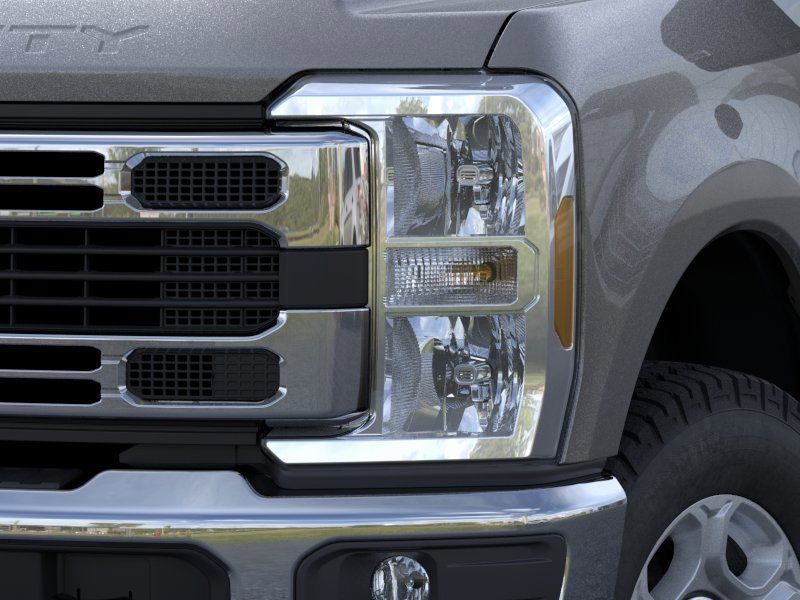 New 2026 Carbonized Gray Metallic Ford XLT image 18