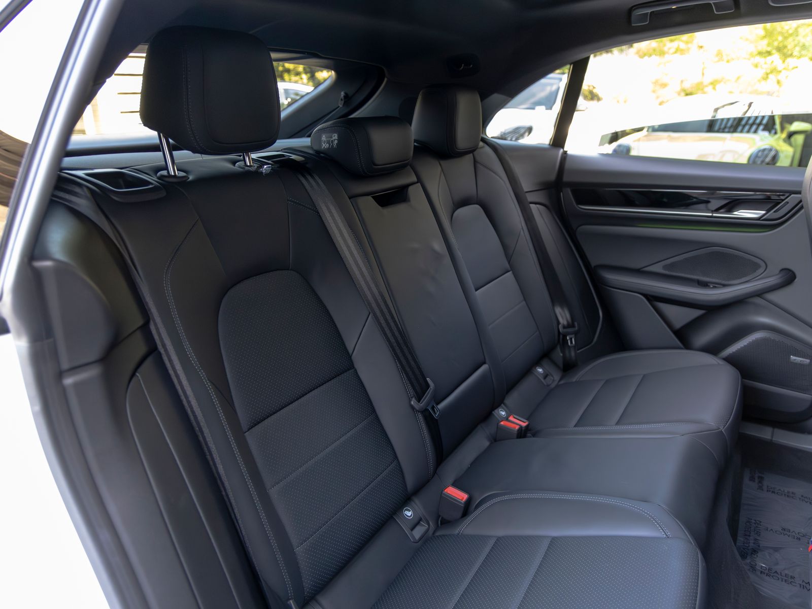 2025 Porsche Macan Base - Photo 50