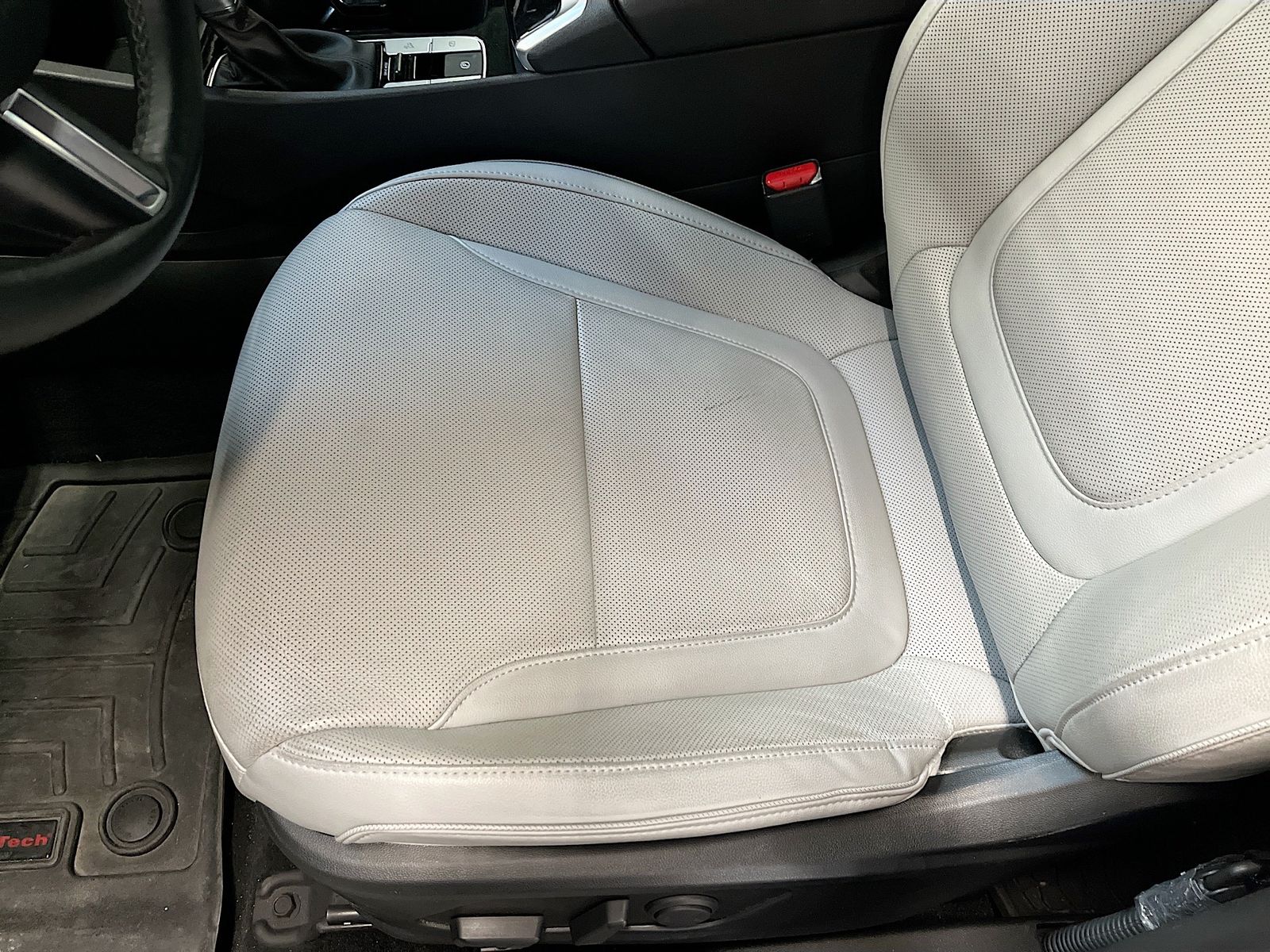 Used 2025 White Hyundai Limited image 20
