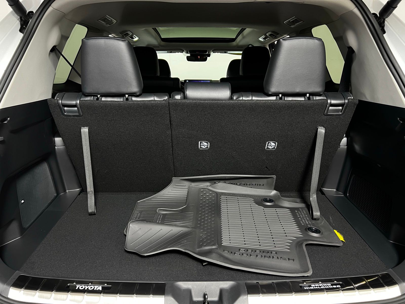 Thumbnail: 2026 Toyota Grand Highlander - 30