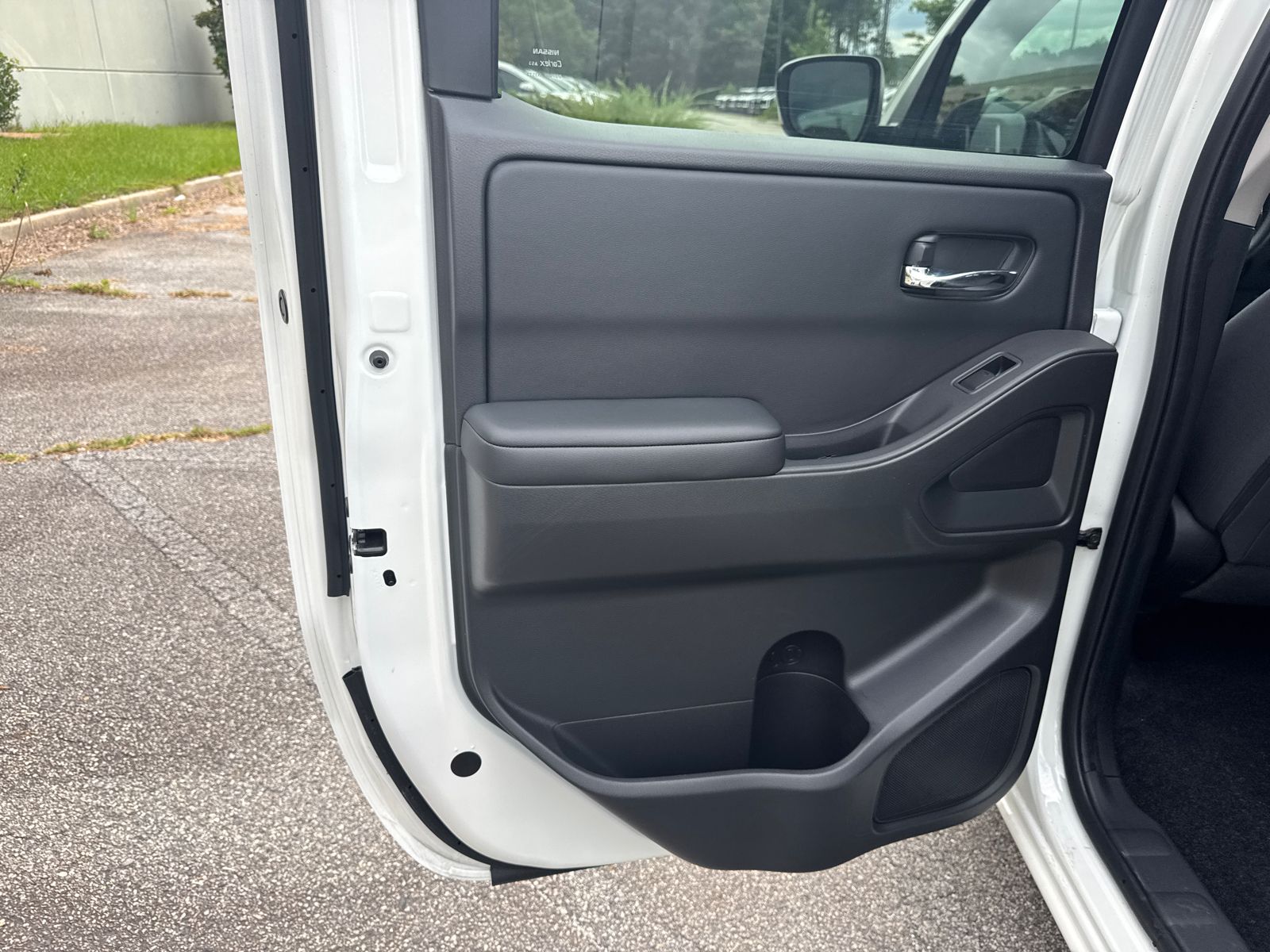 Used 2025 White Nissan SV image 20