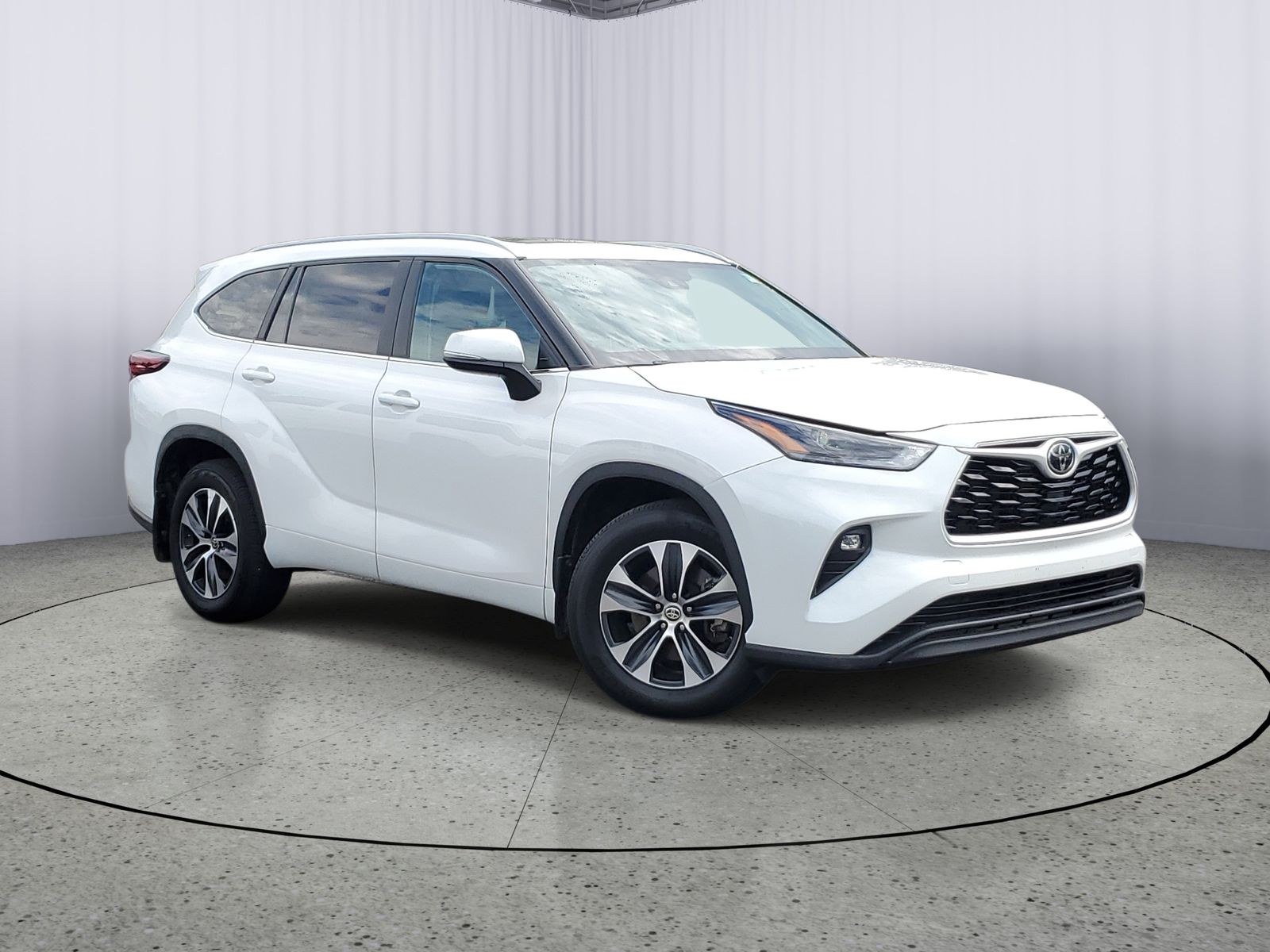 Pearl 2024 Toyota Highlander SUV / Crossover All-Wheel Drive 8-Speed Automatic
