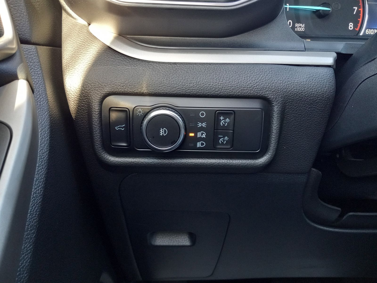 2023 Ford Explorer image 27