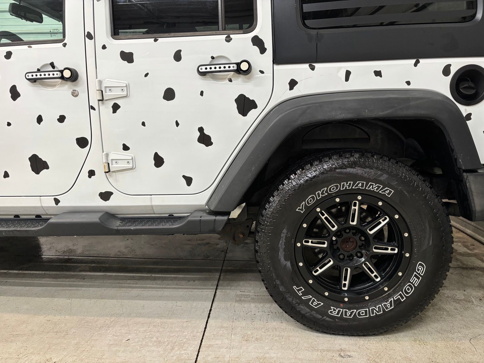 View vehicle photo 6