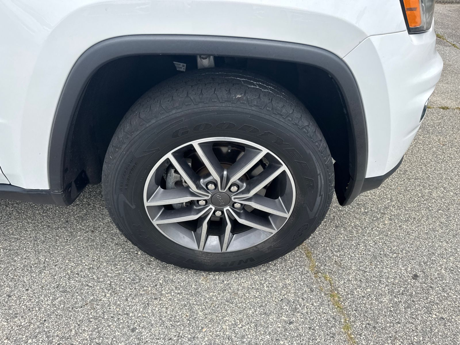Used 2020 Bright White Clearcoat Jeep **UNDER MARKET** image 12