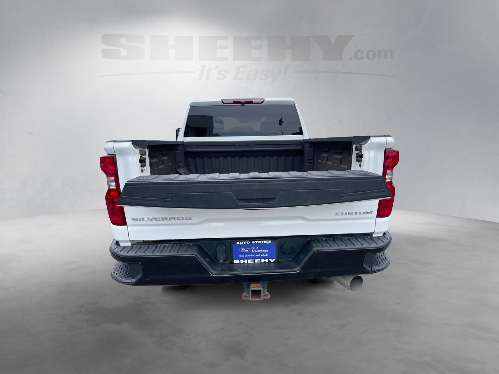 Used 2022 Summit White Chevrolet Custom image 20