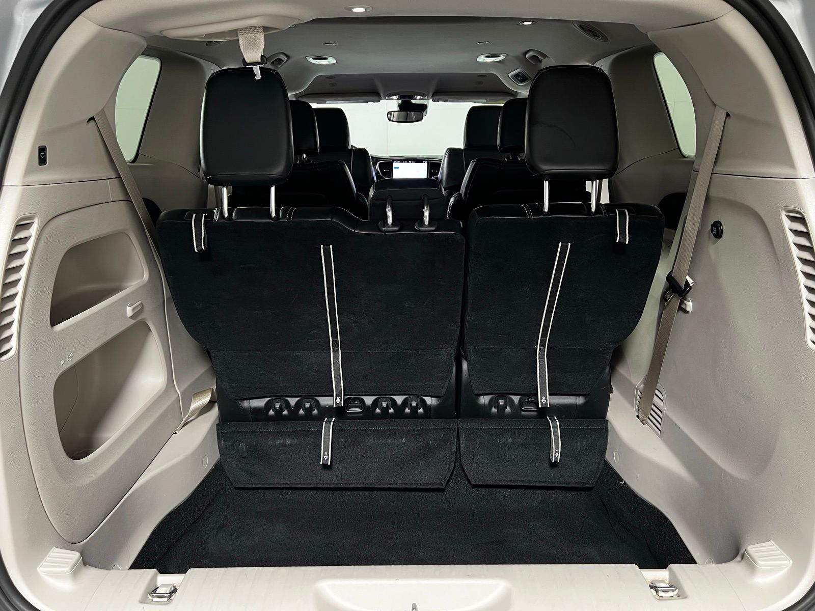 Thumbnail: 2024 Chrysler Pacifica - 28