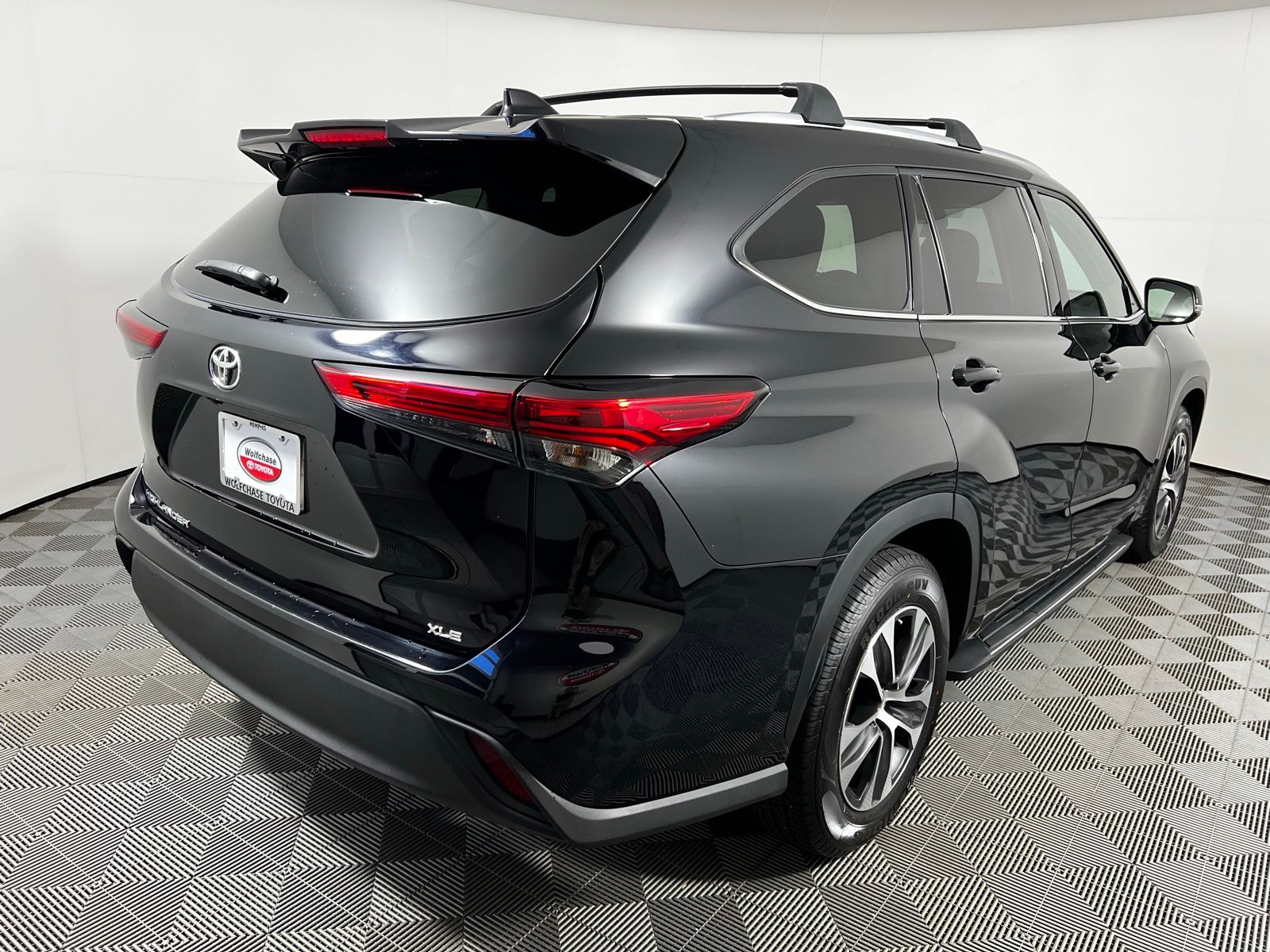 Thumbnail: 2022 Toyota Highlander - 5