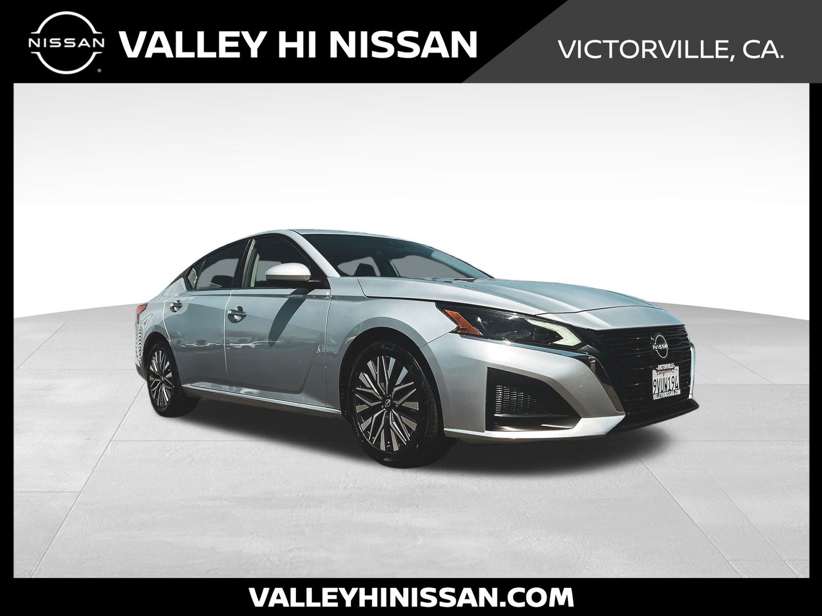 Brilliant Silver Metallic 2023 Nissan Altima 2.5 SV FWD Sedan Front-Wheel Drive Continuously Variable Transmission