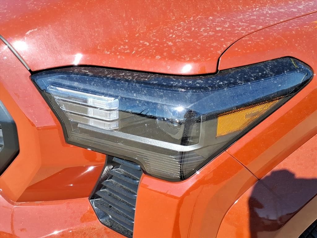 2025 Toyota Tacoma Hybrid TRD Sport - 8