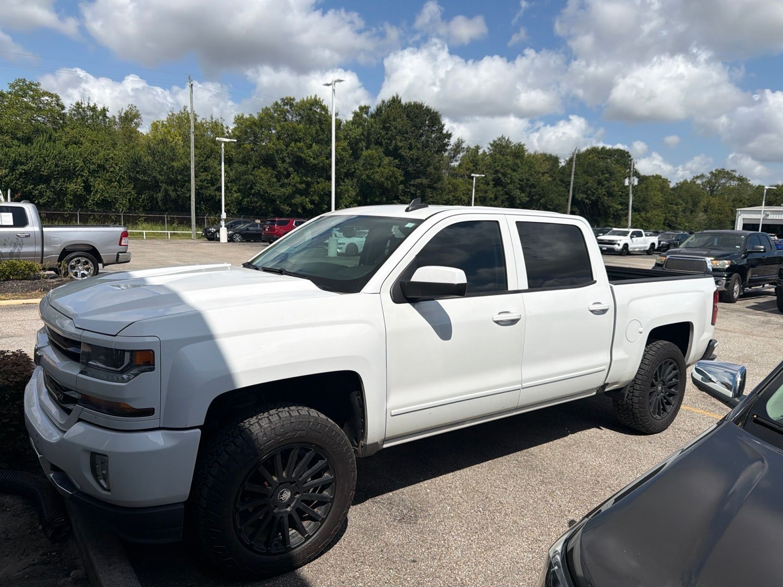 Summit White 2016 Chevrolet Silverado 1500 Pickup Truck Four-Wheel Drive 6-Speed Automatic Overdrive
