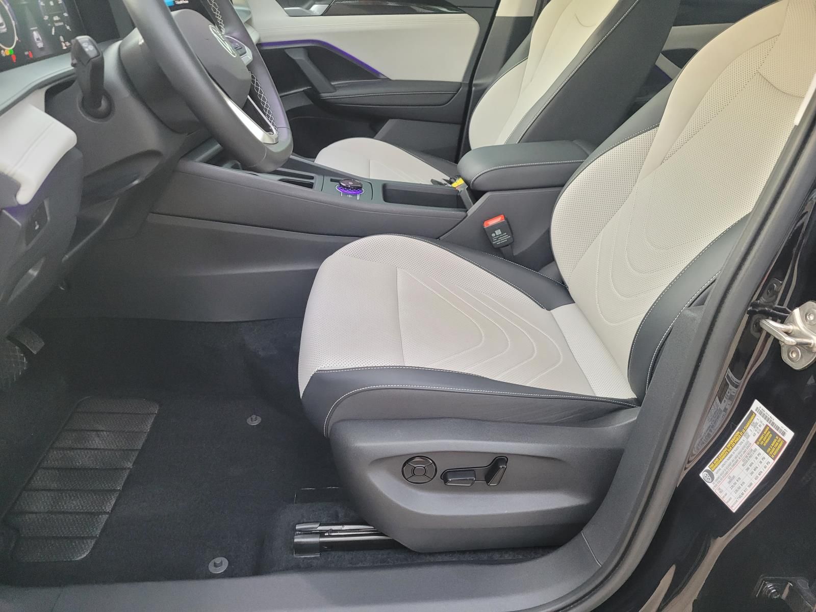 used 2025 Volkswagen Tiguan car, priced at $29,300