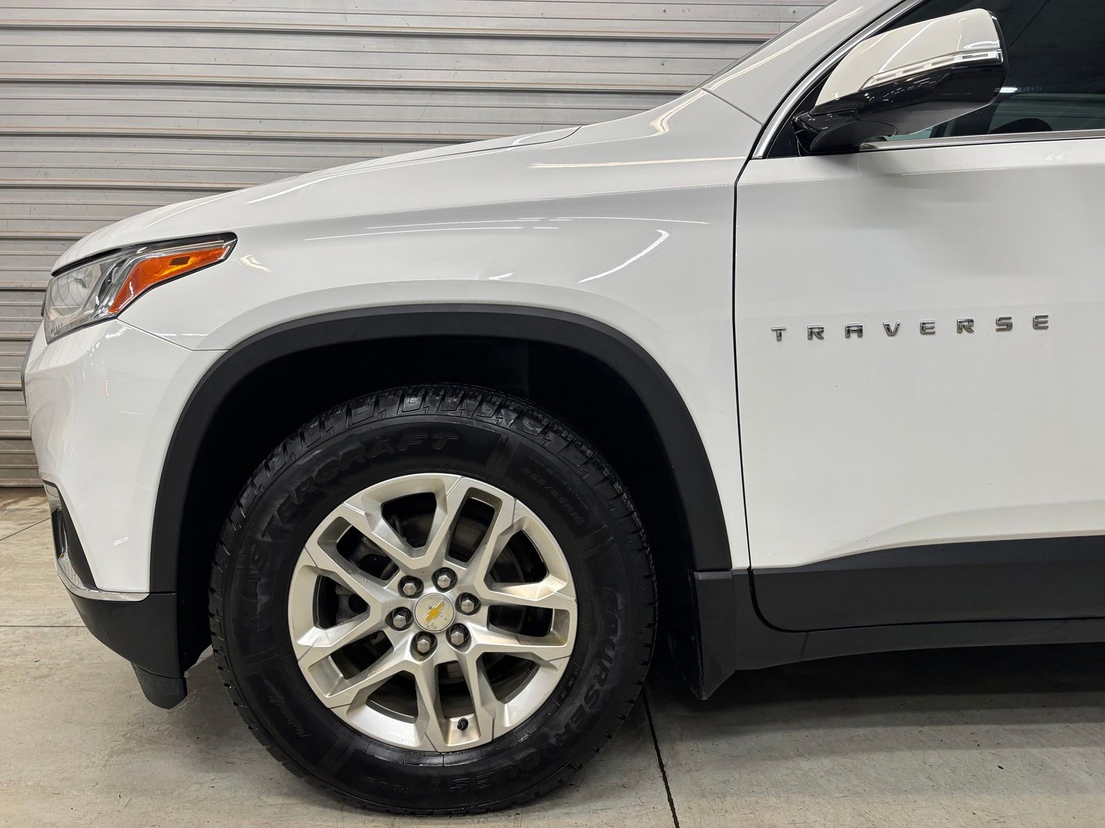 Photo 4 of 2020 Chevrolet Traverse LT Cloth