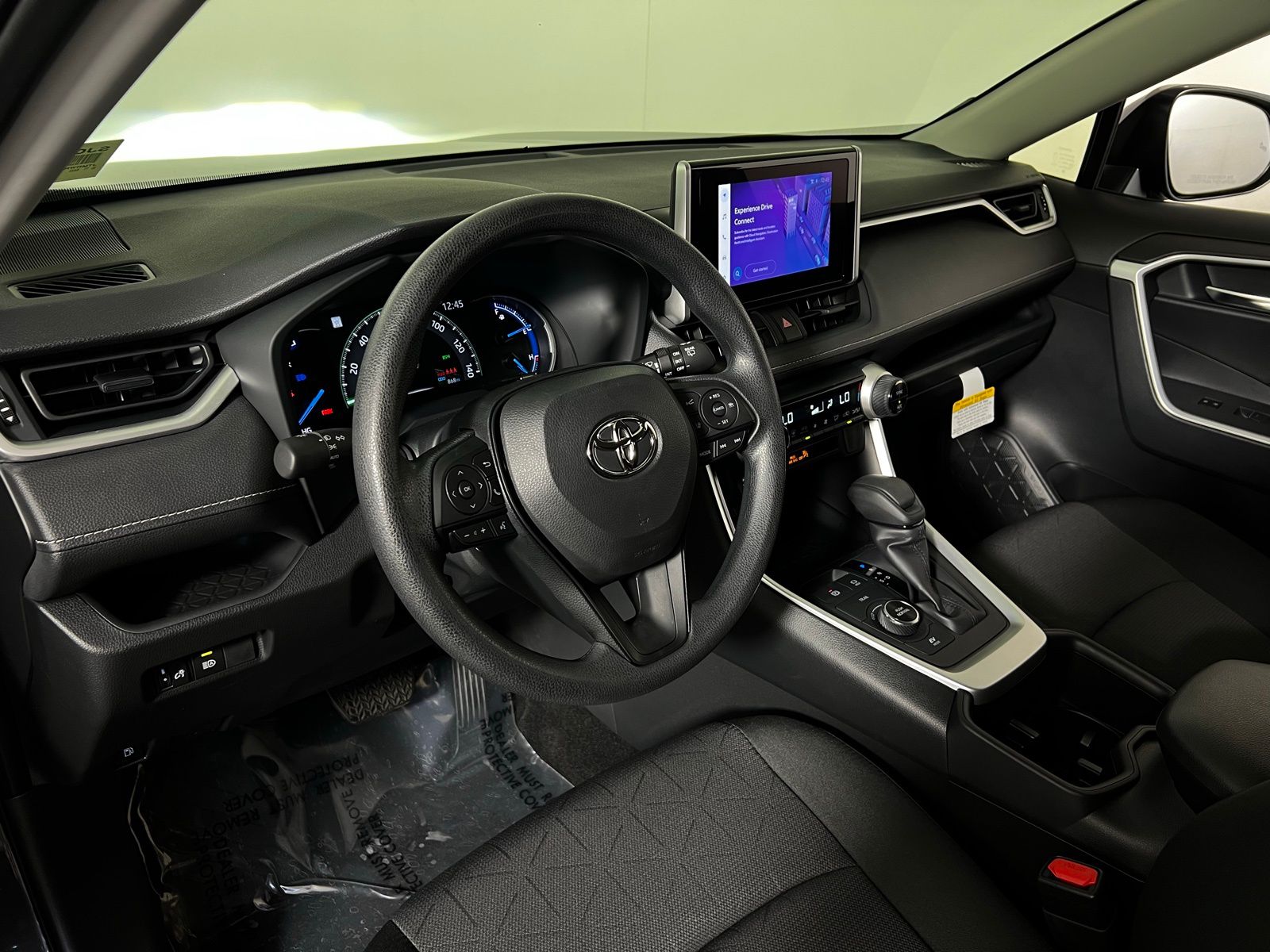 2025 Toyota RAV4 XLE 12