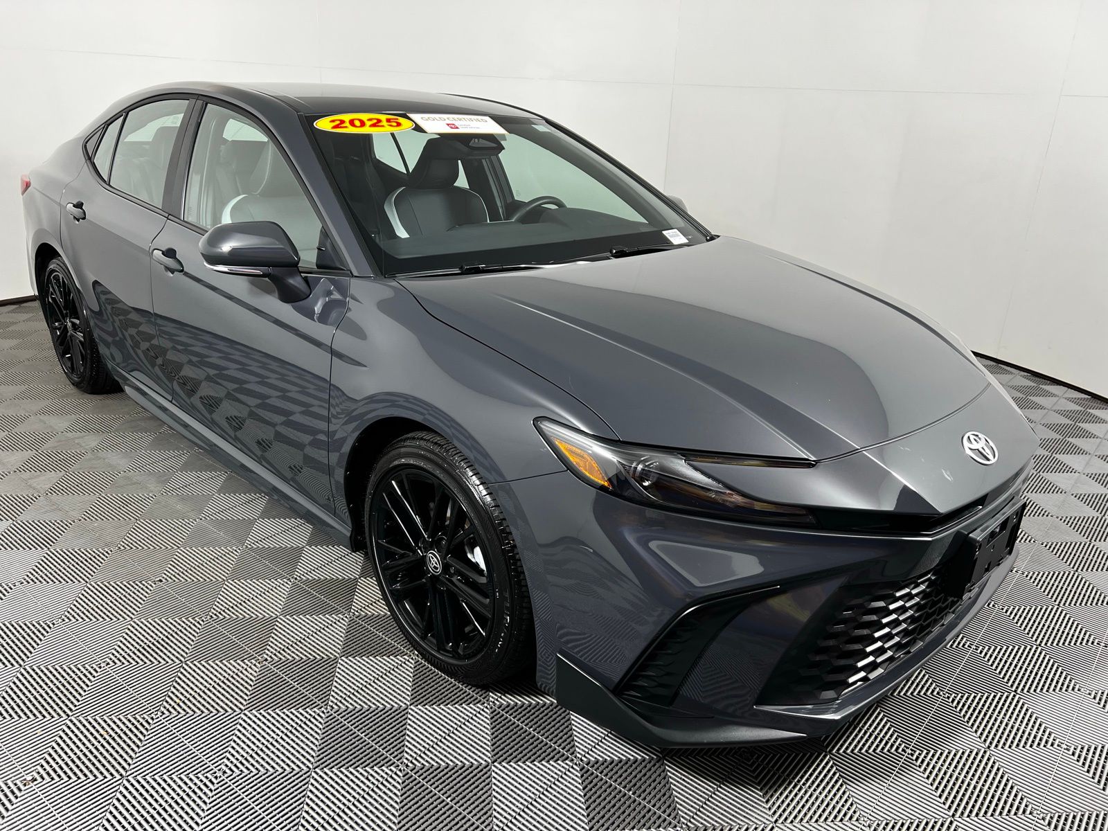 Thumbnail: 2025 Toyota Camry - 3