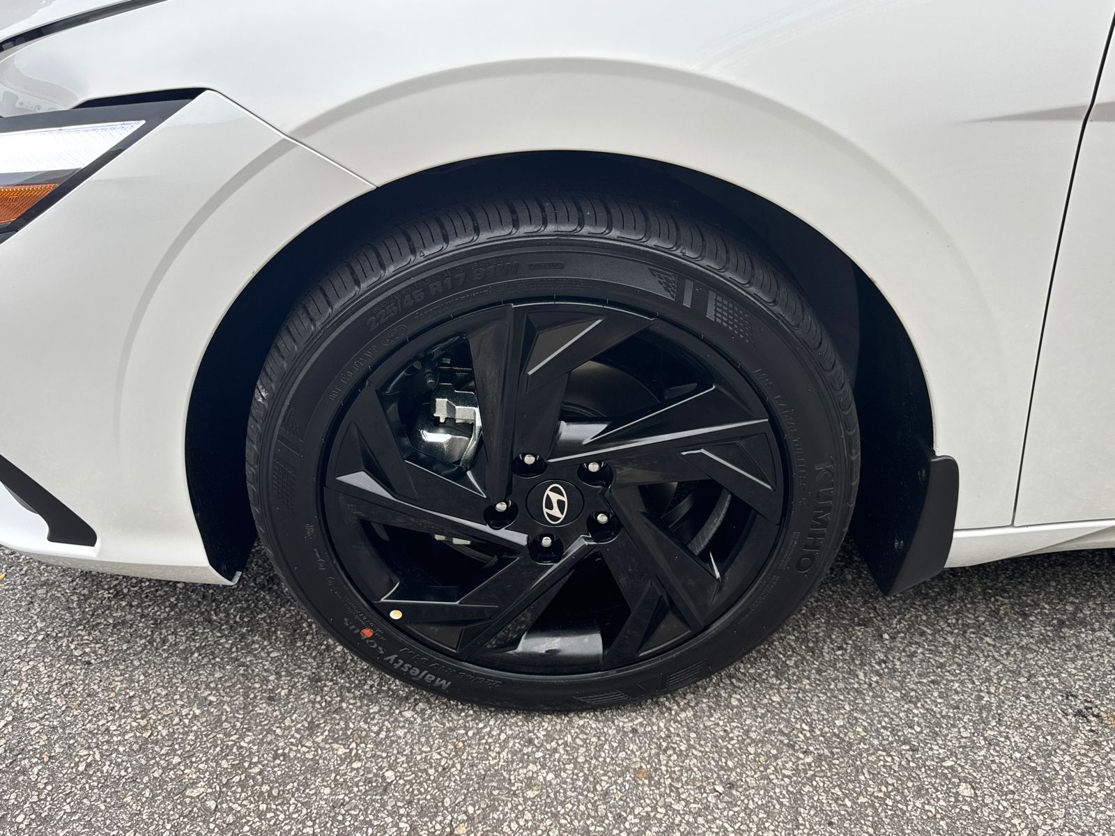 New 2026 White Hyundai SEL Sport image 12