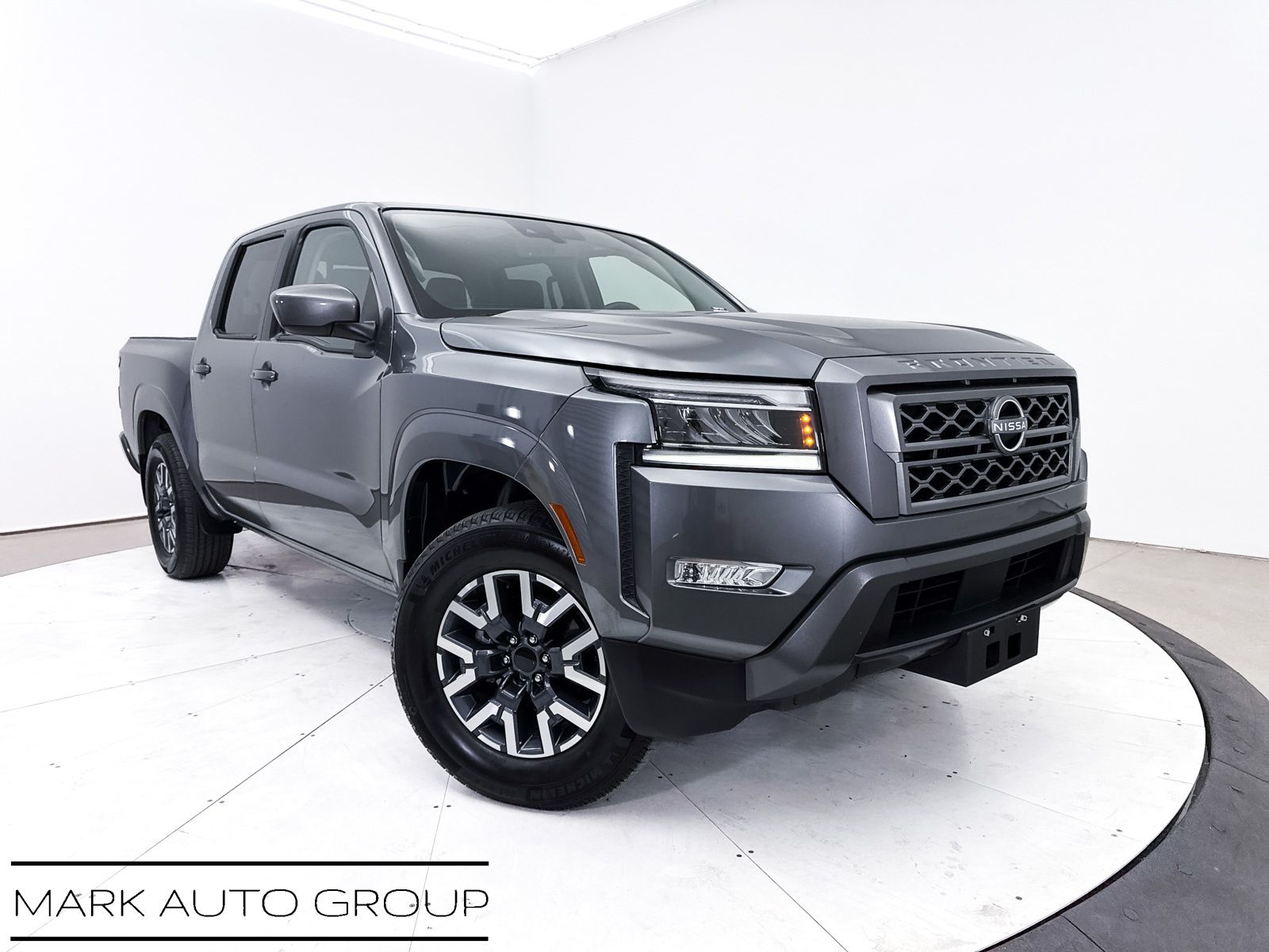 2024 Nissan Frontier SL