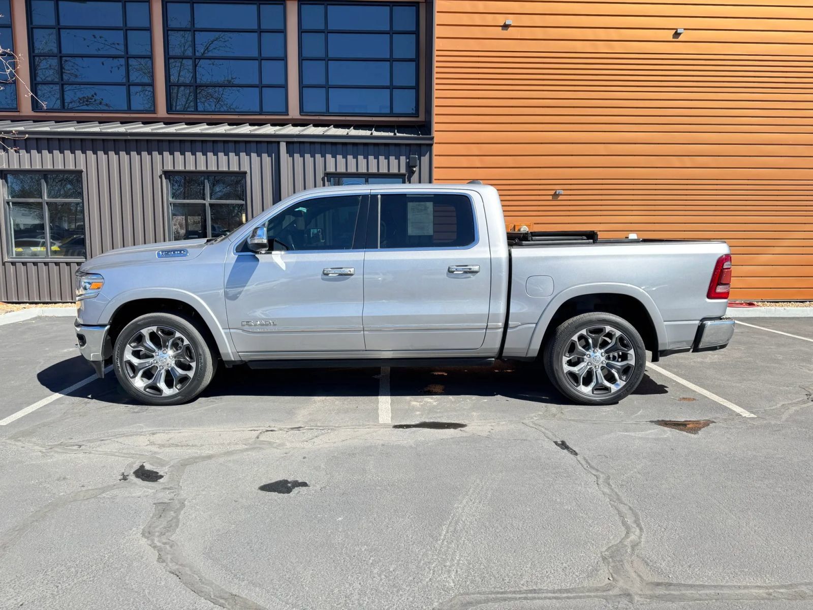 View vehicle photo 2