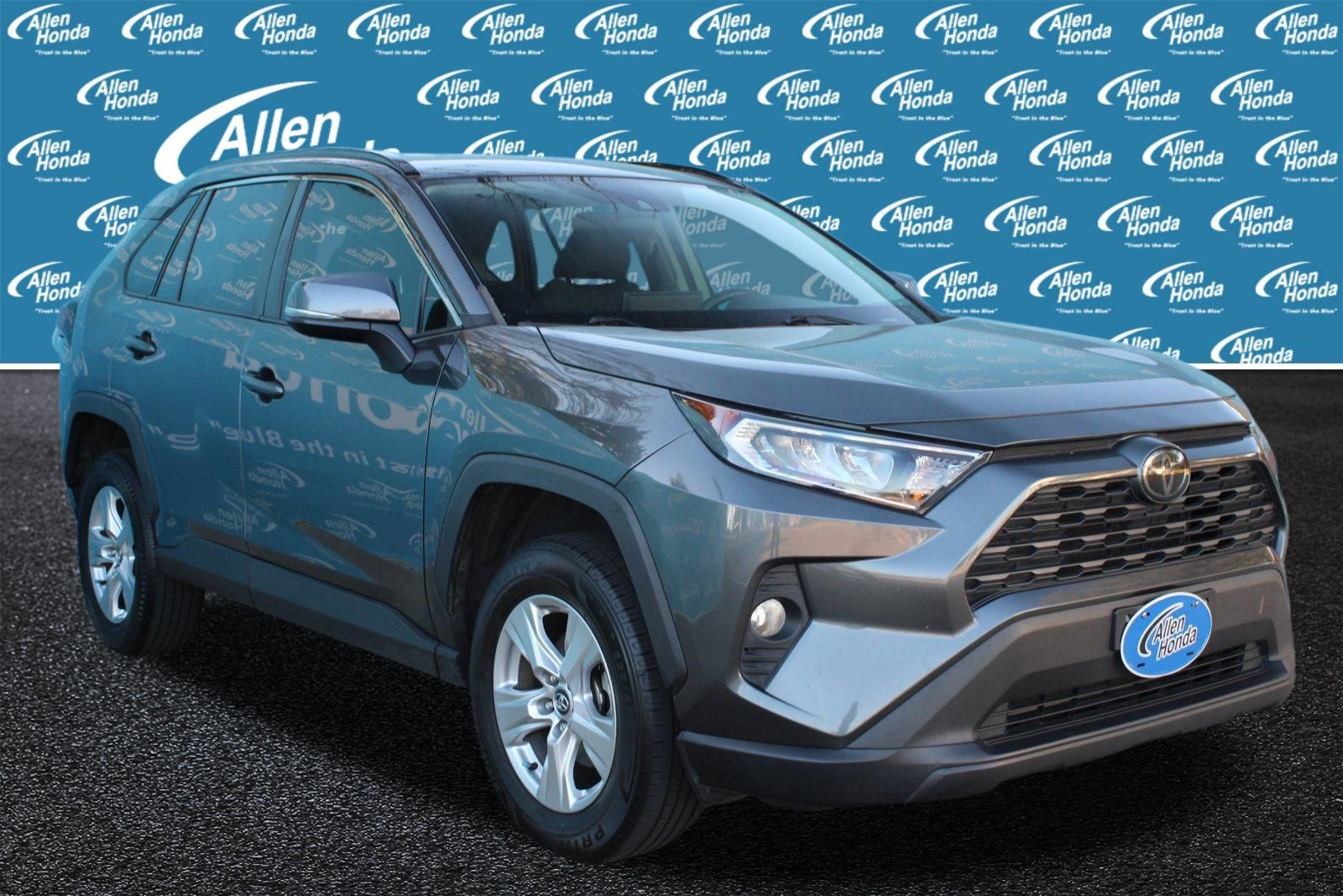 2020 Toyota RAV4 XLE 3