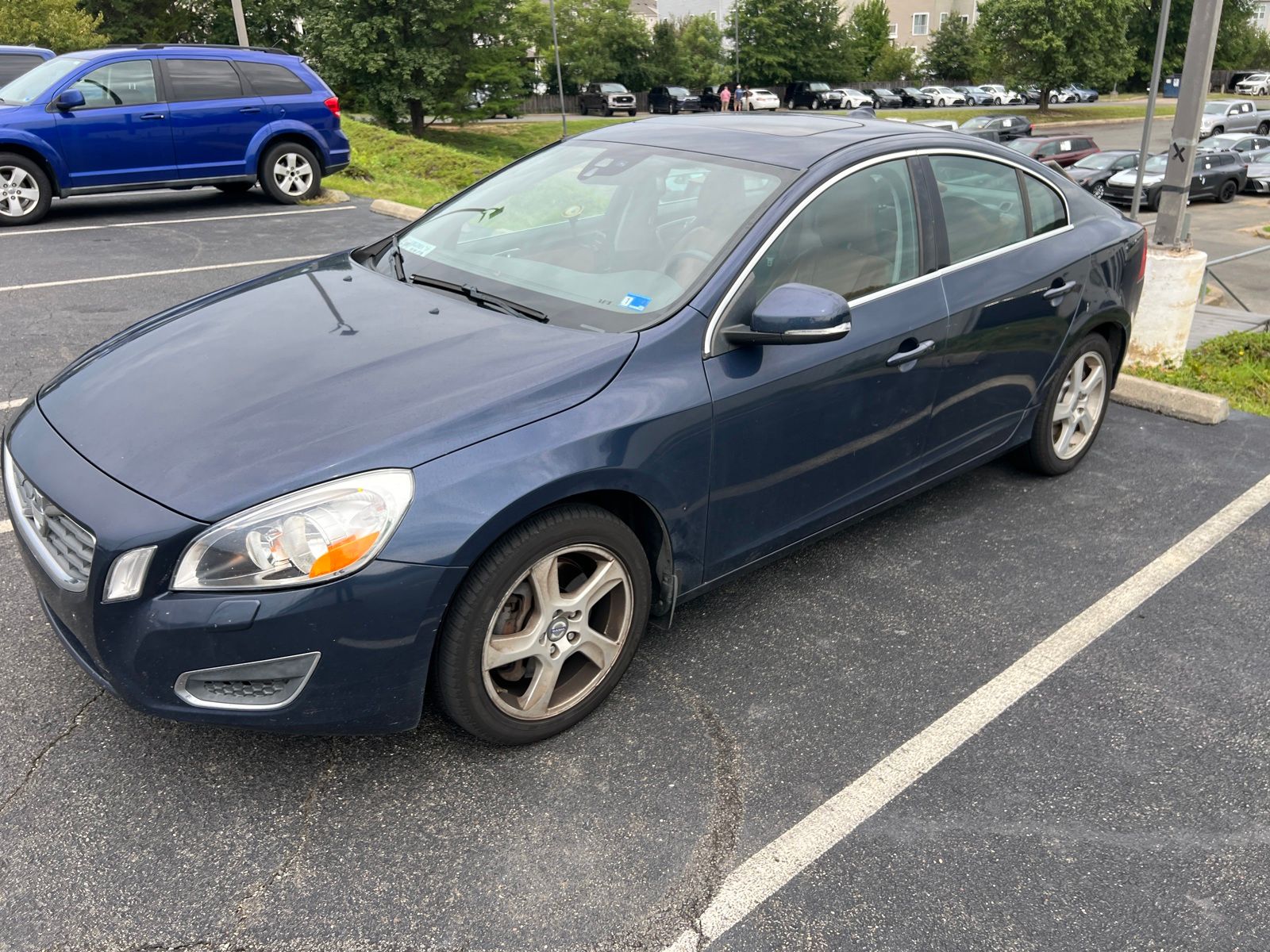 Used 2012 Blue Volvo T5 image 11