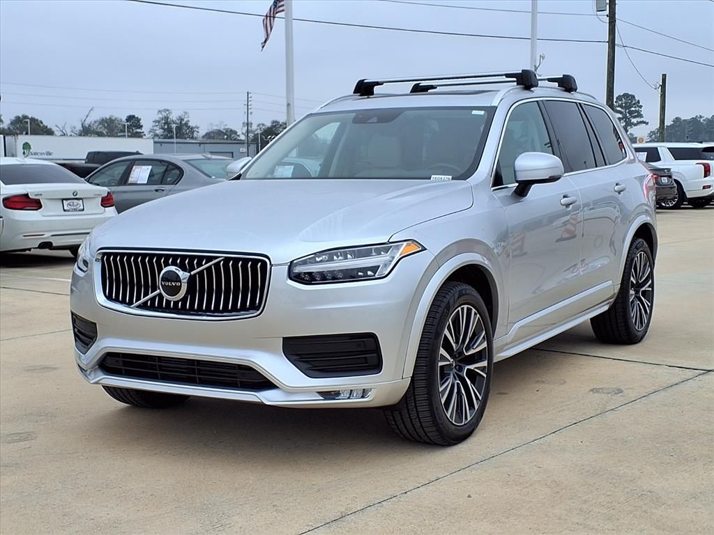 2022 Volvo XC90 T6 Momentum Silver at DeMontrond Auto Country