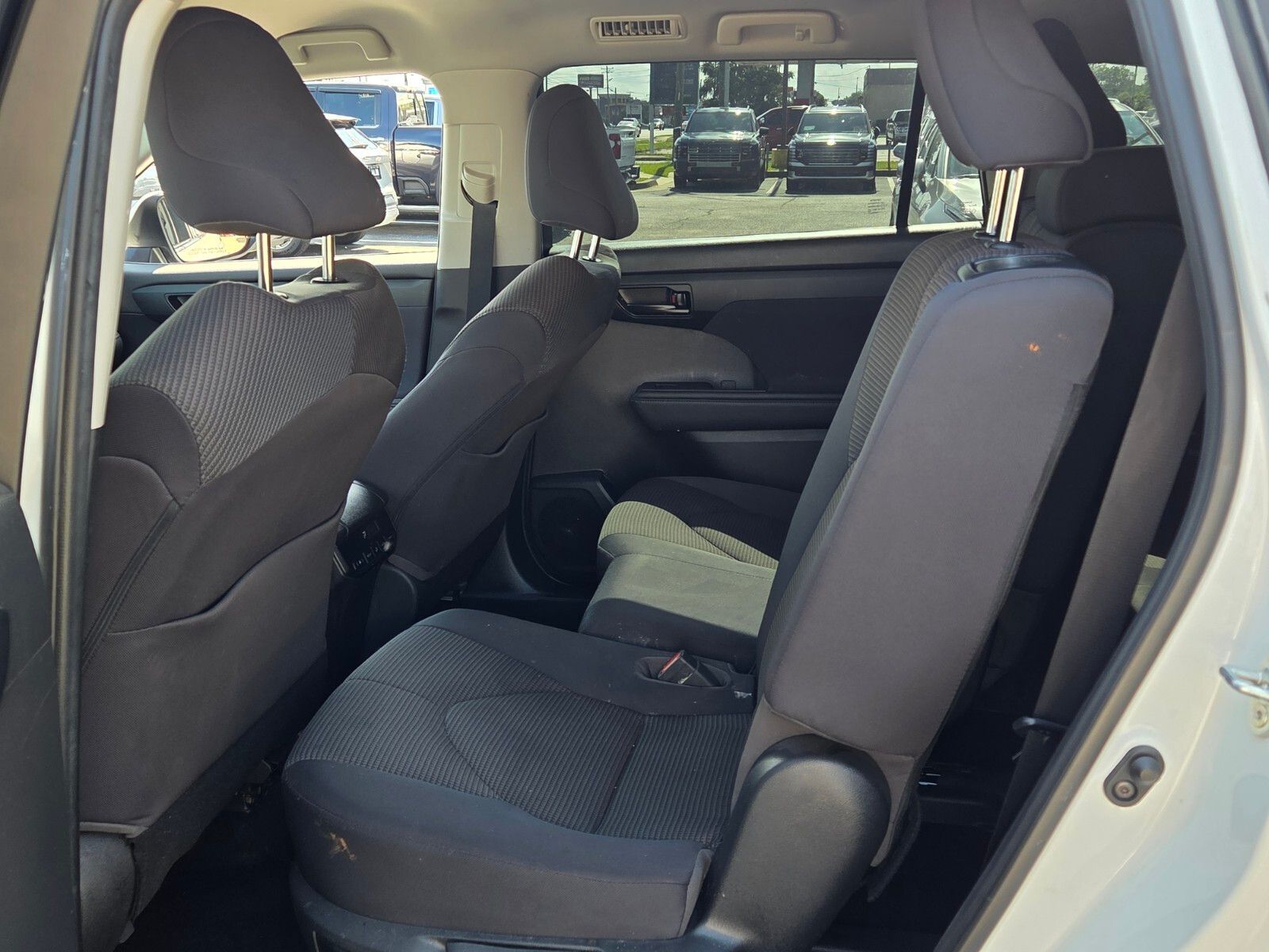 Used 2021 White Toyota LE image 6