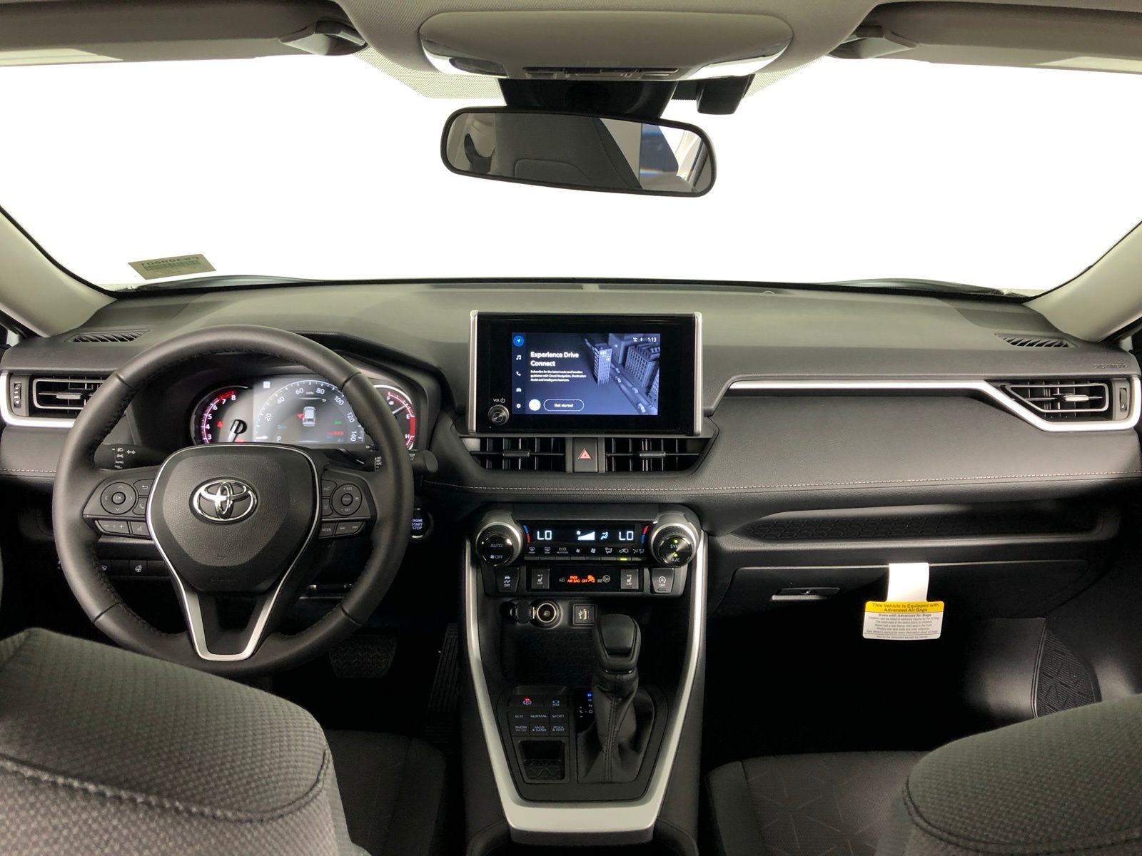 2025 Toyota RAV4 XLE 22