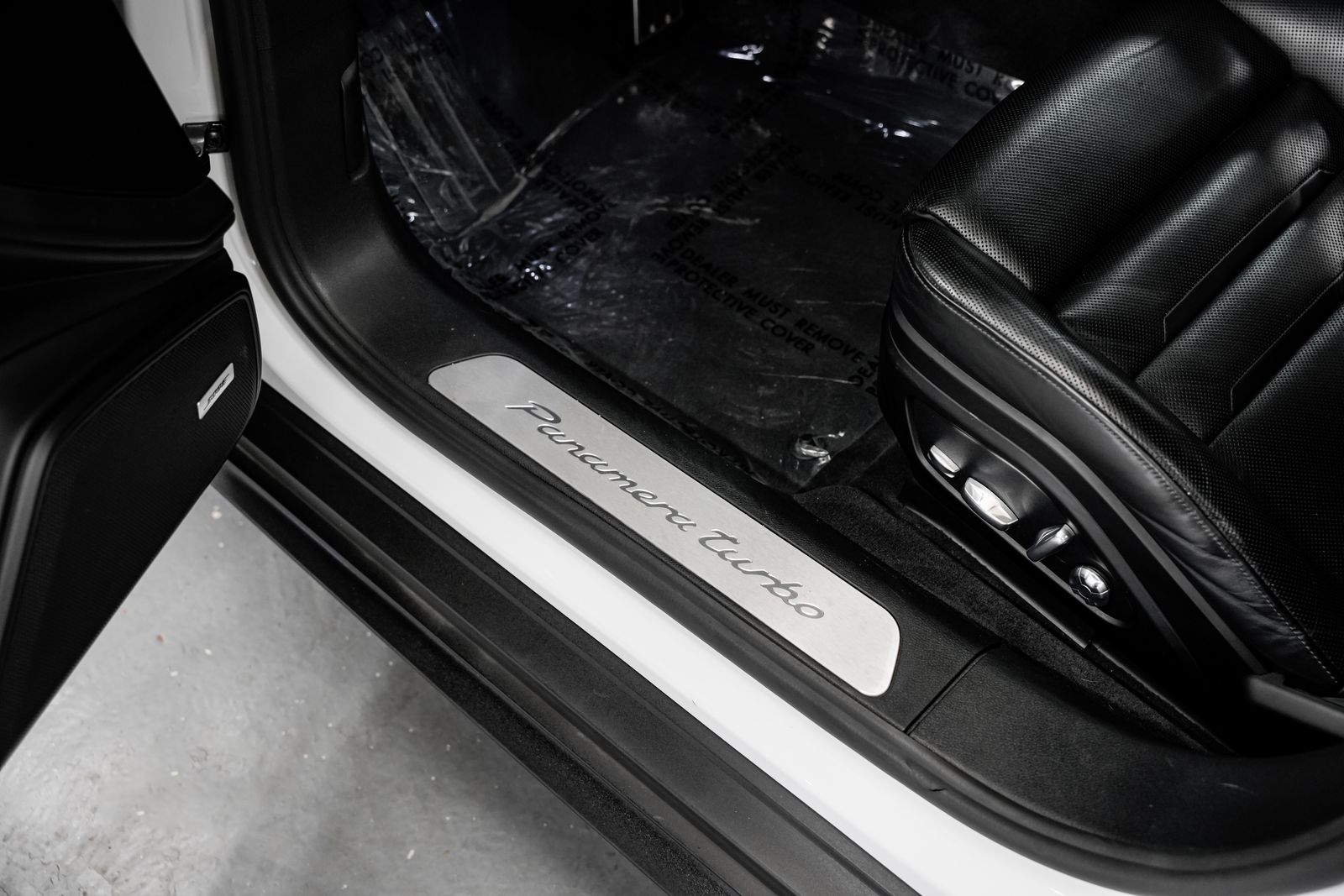 2018 Porsche Panamera Sport Turismo Turbo — photo 21