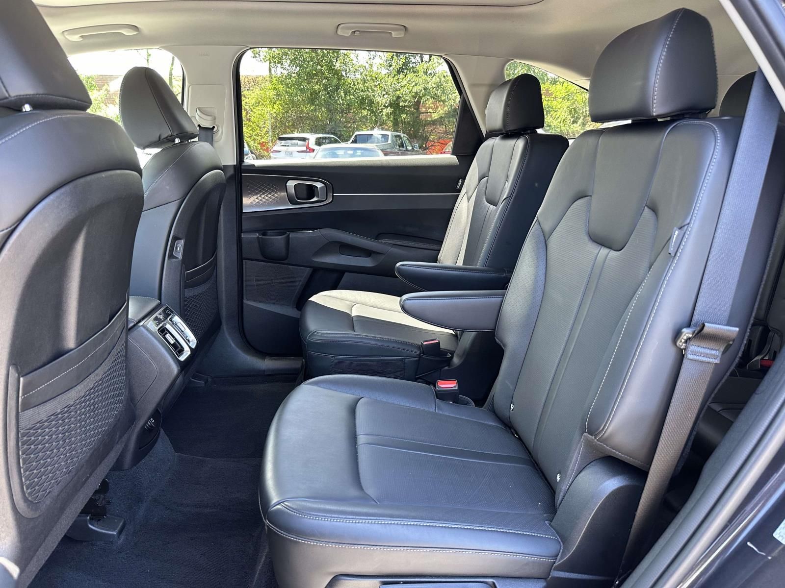 Used 2025  Kia EX image 6