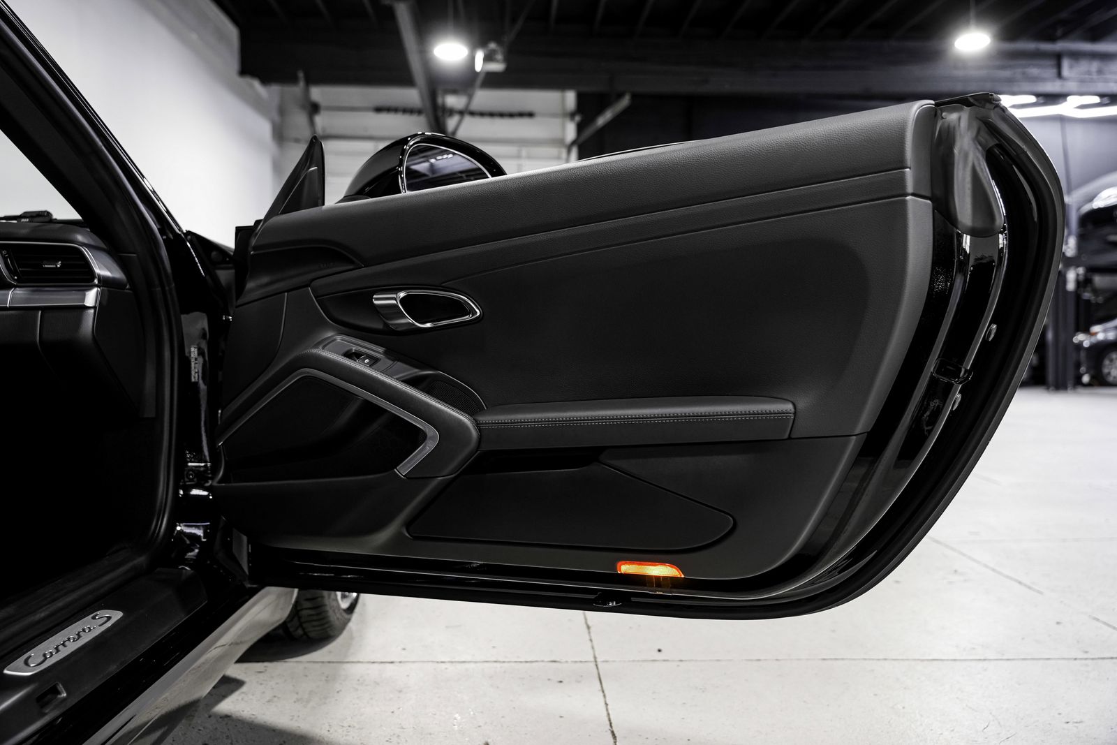2014 Porsche 911 Carrera S — photo 24