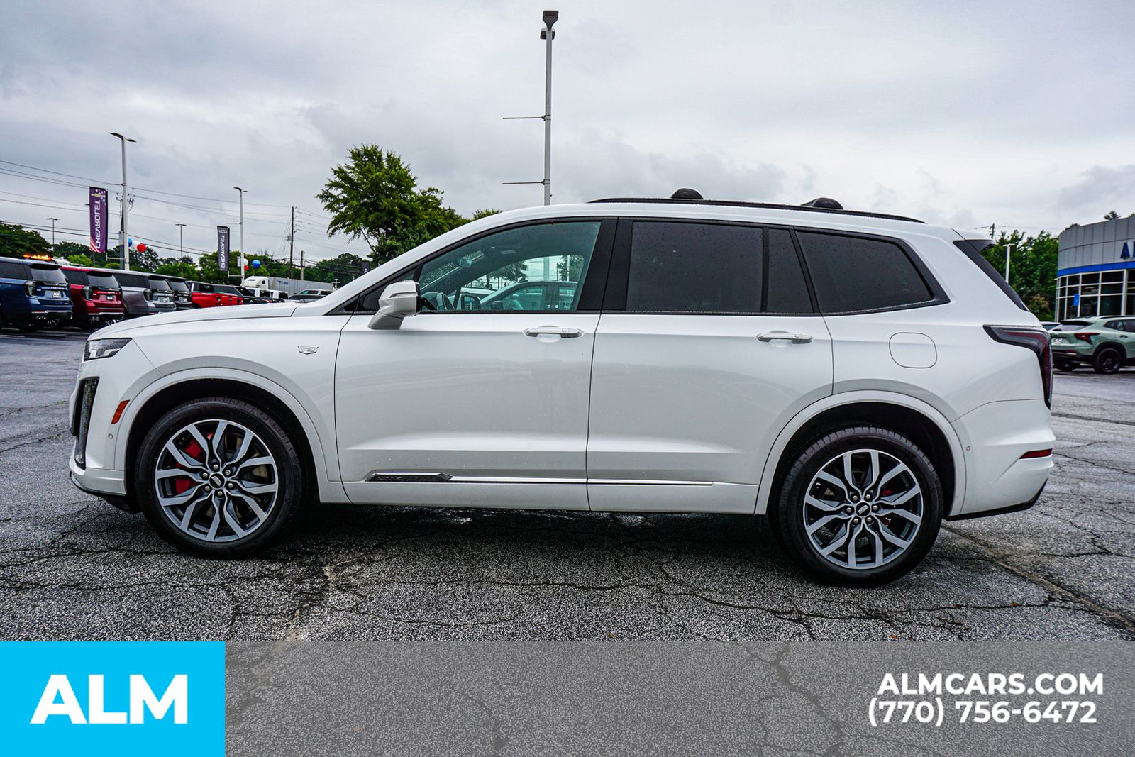 Used 2023 White Cadillac Sport image 9