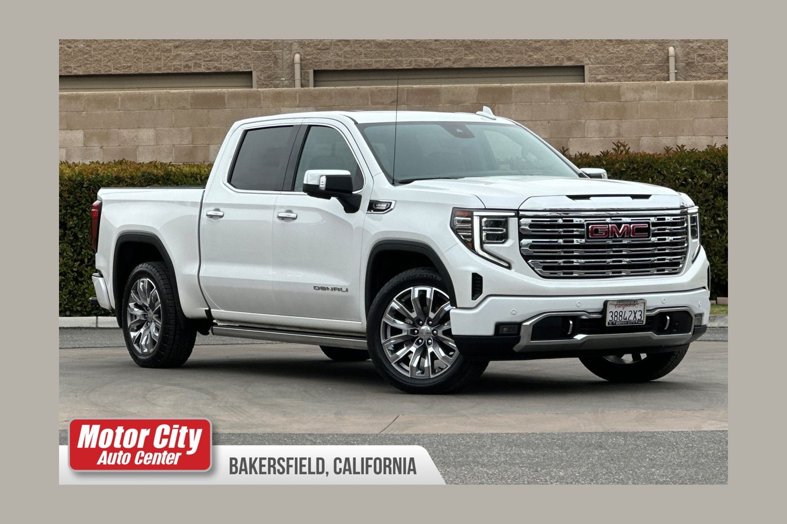White Frost Tricoat 2024 GMC Sierra 1500 Denali Crew Cab 4WD Pickup Truck Four-Wheel Drive Automatic