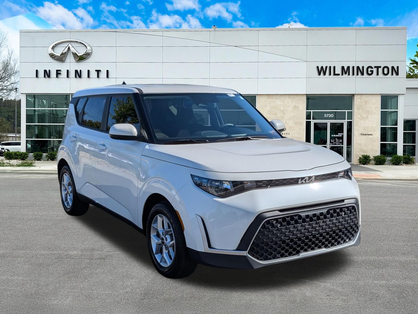 Snow White Pearl 2025 Kia Soul SUV / Crossover Front-Wheel Drive Continuously Variable Transmission