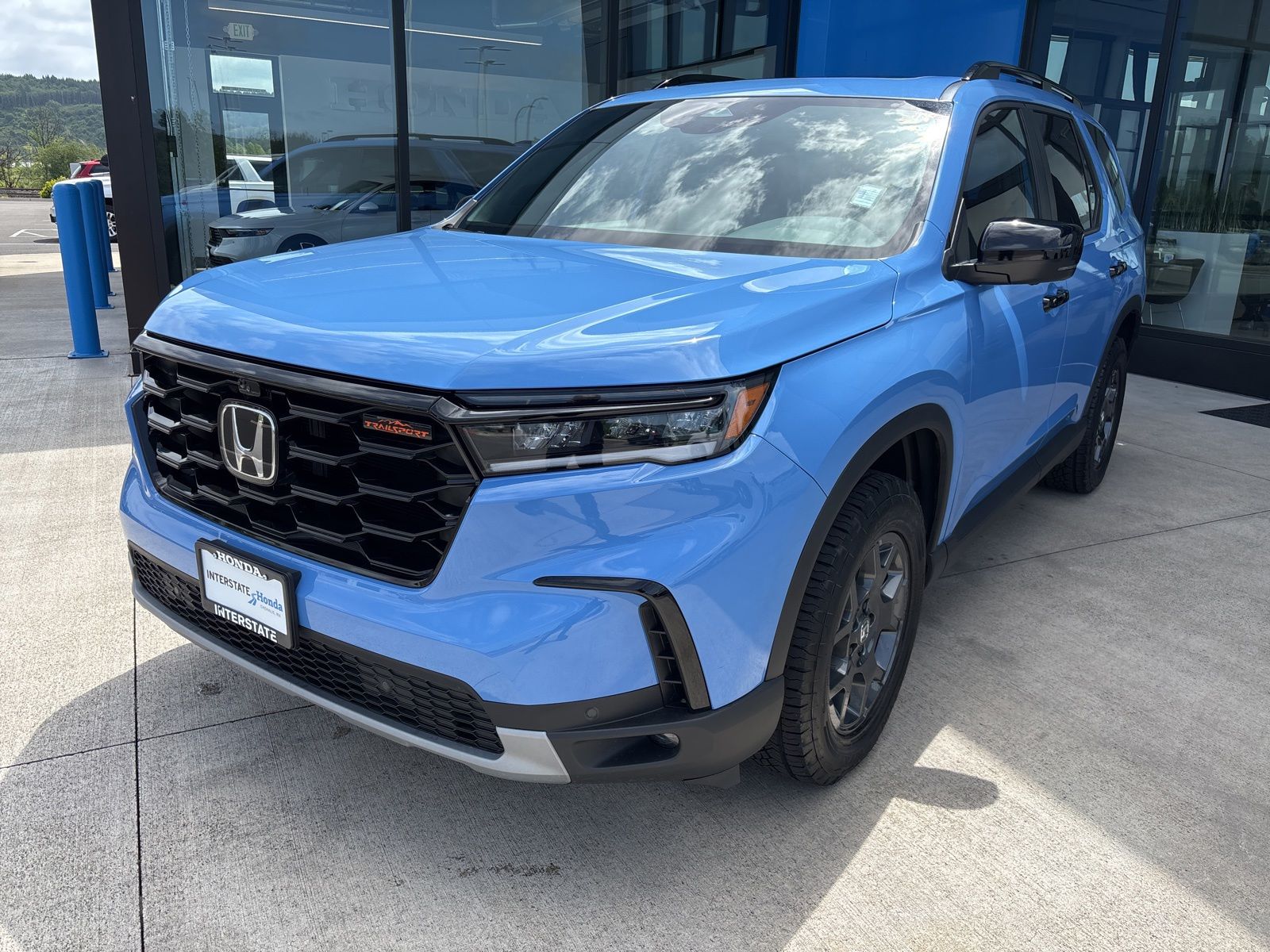 Pearl 2025 Honda Pilot TrailSport AWD SUV / Crossover All-Wheel Drive Automatic