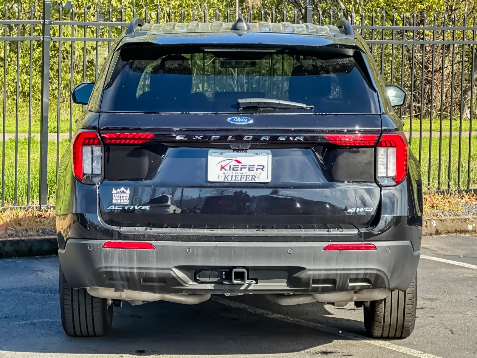 View vehicle photo 4