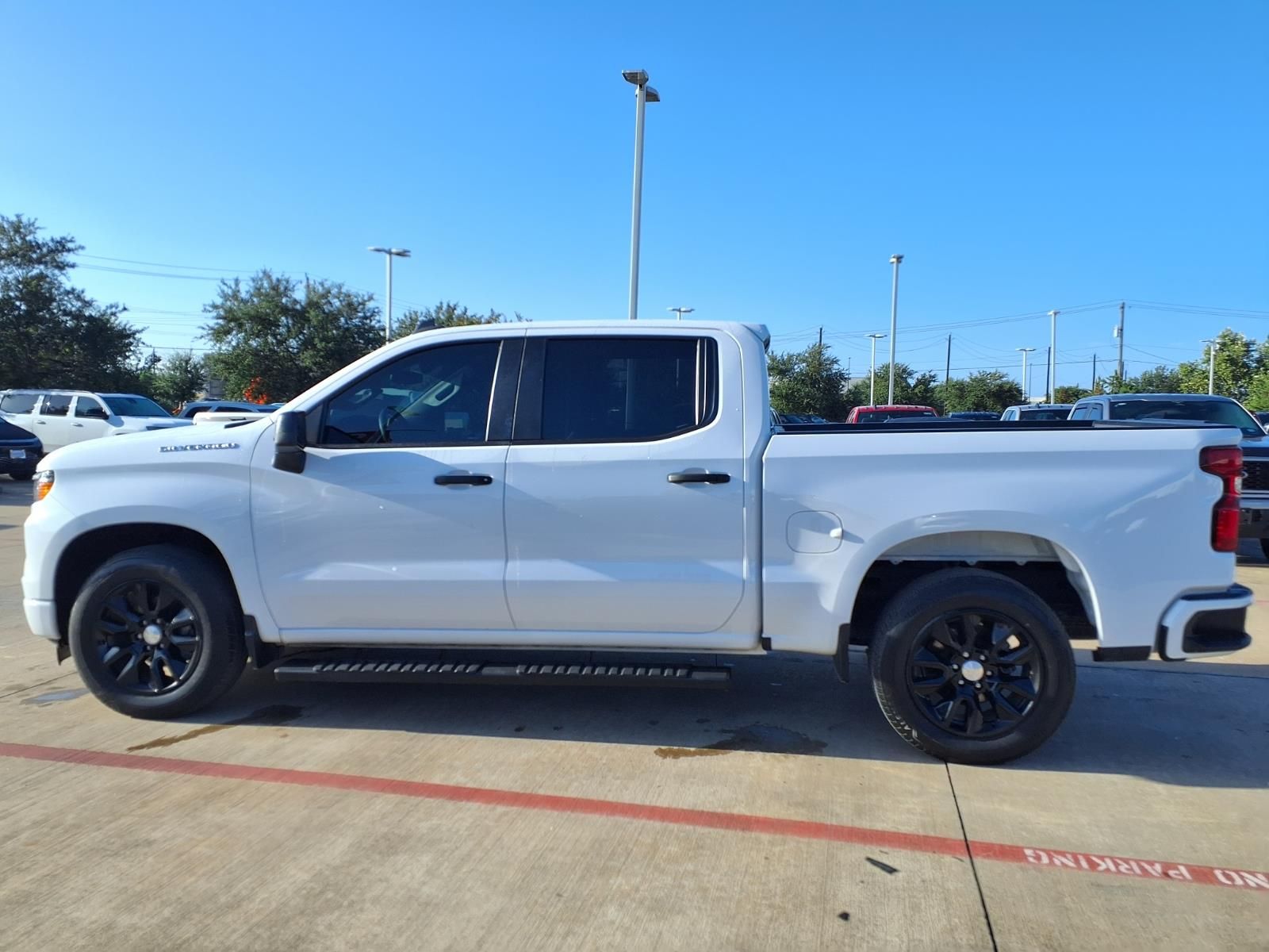2023 Chevrolet Silverado 1500 Custom - 8