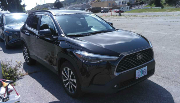 2025 Toyota Corolla Cross XLE AWD's photo