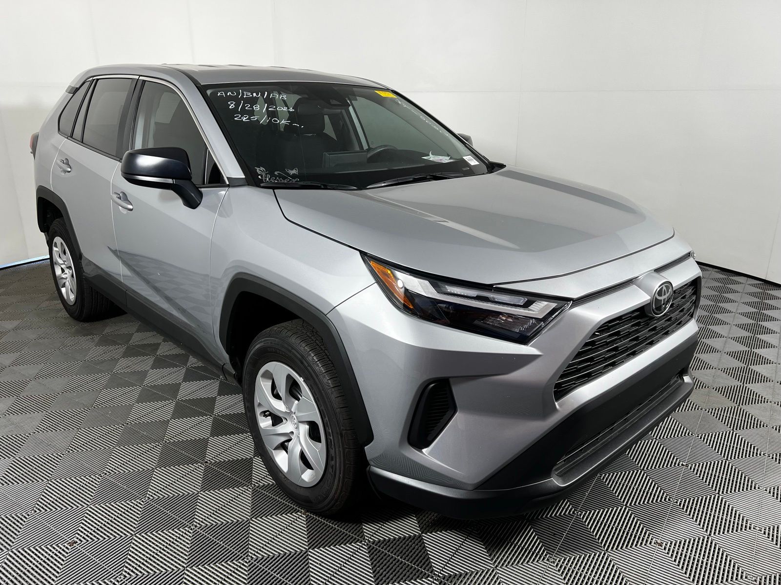 Thumbnail: 2025 Toyota RAV4 - 3