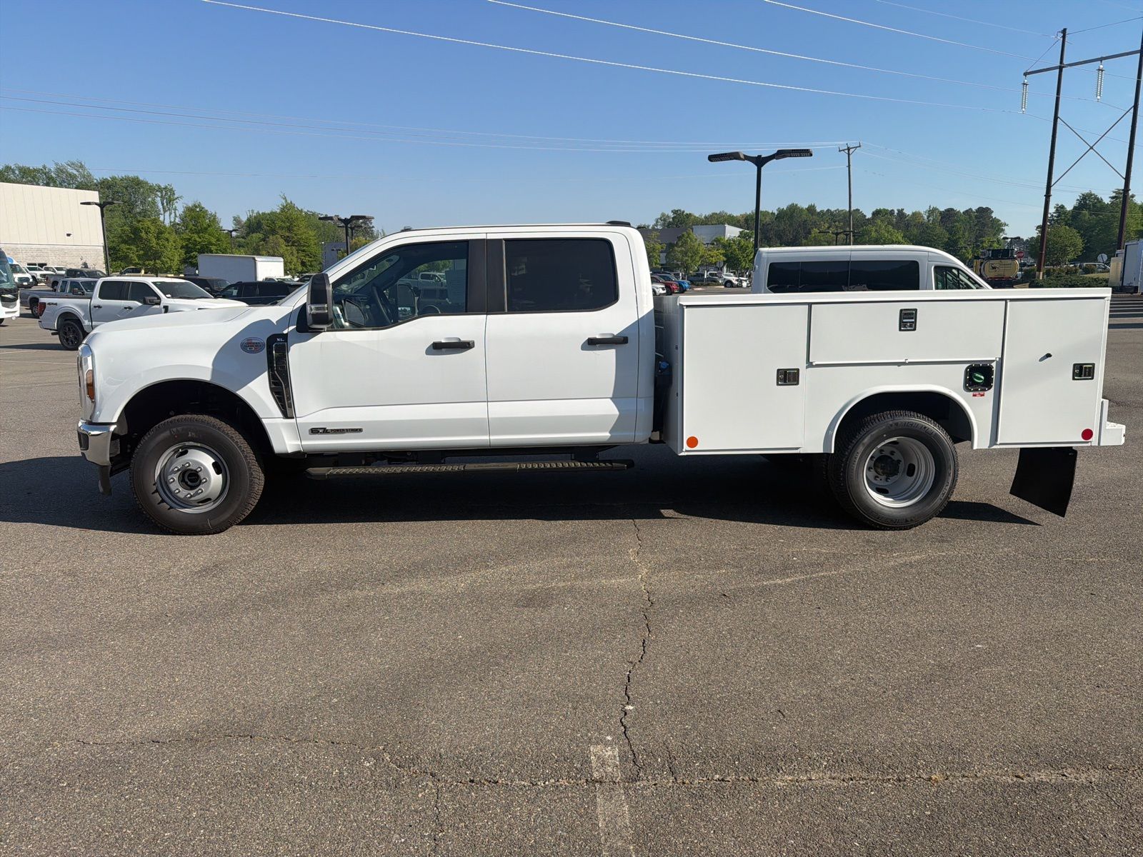 New 2026 Oxford White Ford XL image 2