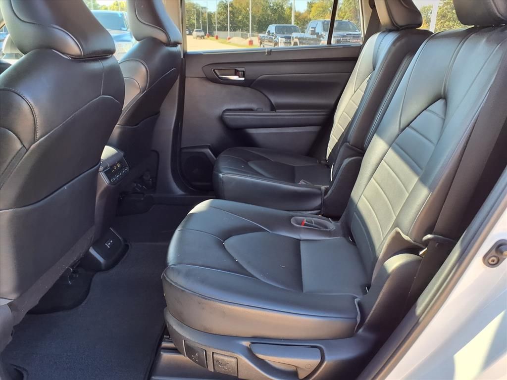 2022 Toyota Highlander XLE White at DeMontrond Mazda