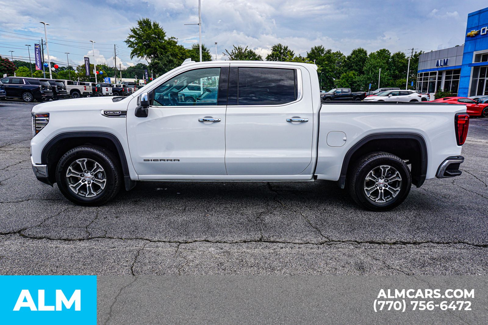 Used 2025 White GMC SLT image 9